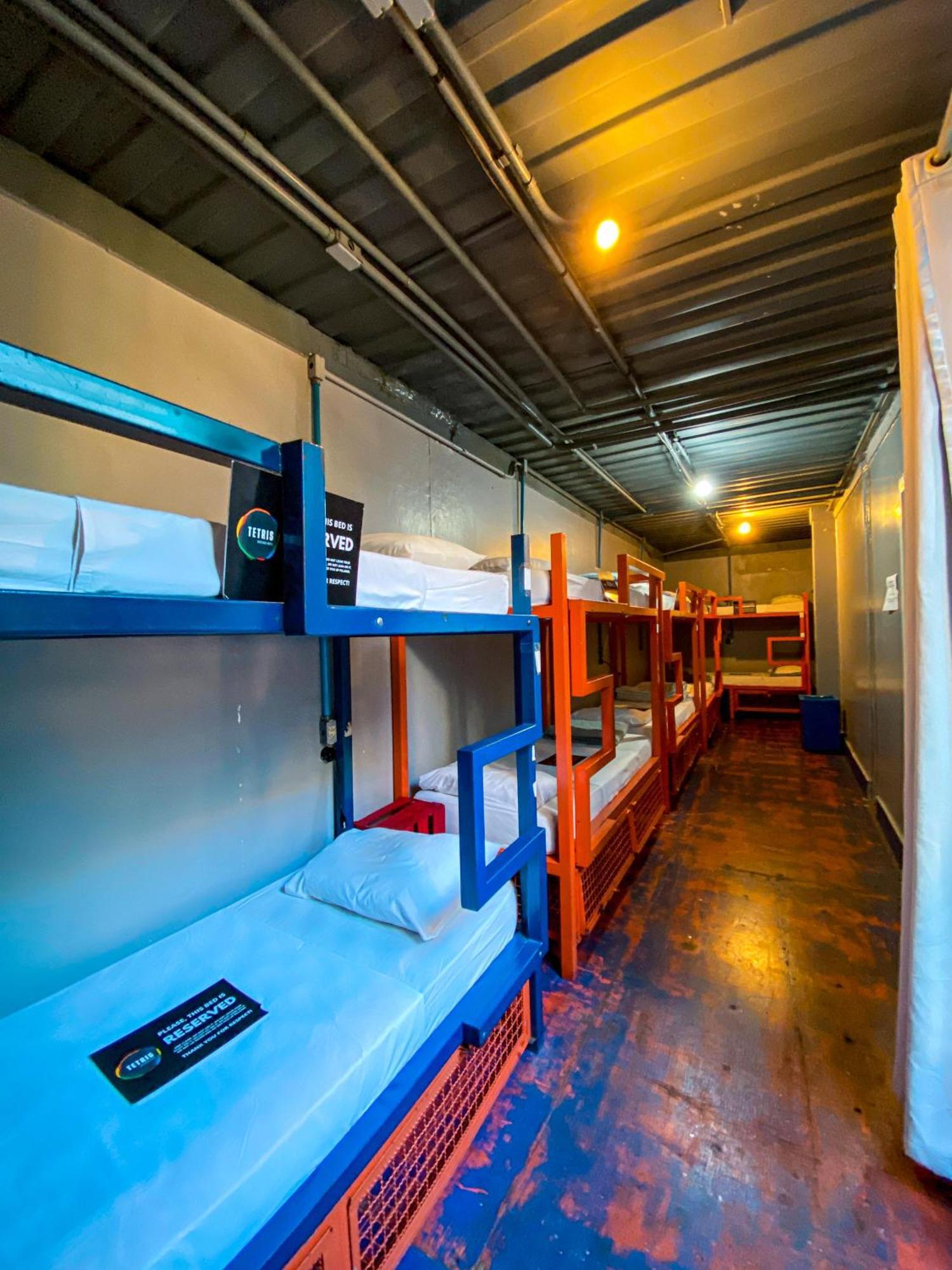 Hostel Tetris